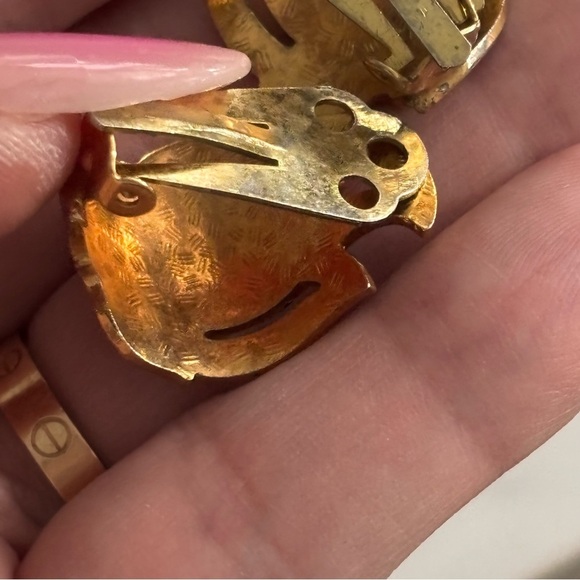 Cloisonné vintage red enamel gold tone clip on earrings - Picture 6 of 6